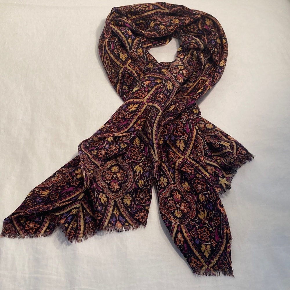 J. McLaughlin Wool wrap Scarf with Vibrant Paisley
